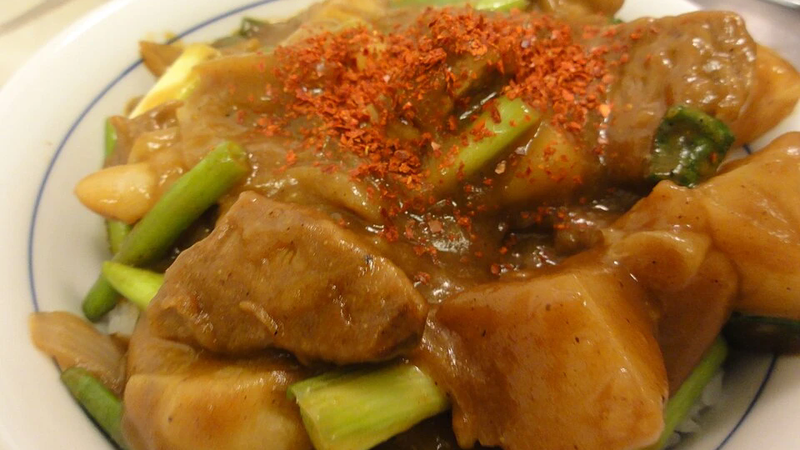 A bowl of curry.