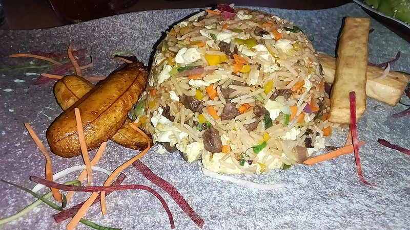 طبق أرز مالديفي مقلي.